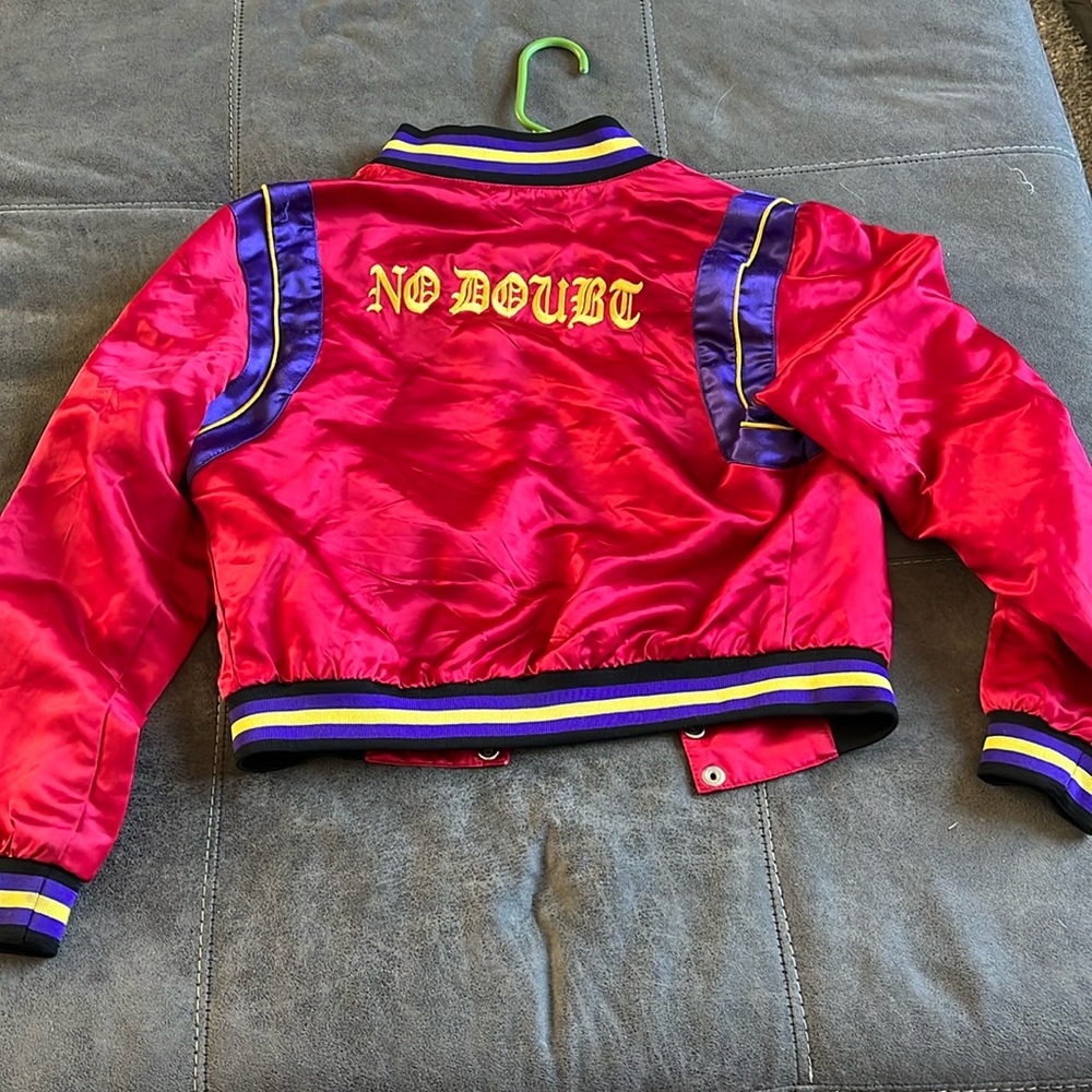 Rare concert merch! Vintage early 90’s No Doubt snap down satin bomber jacket!